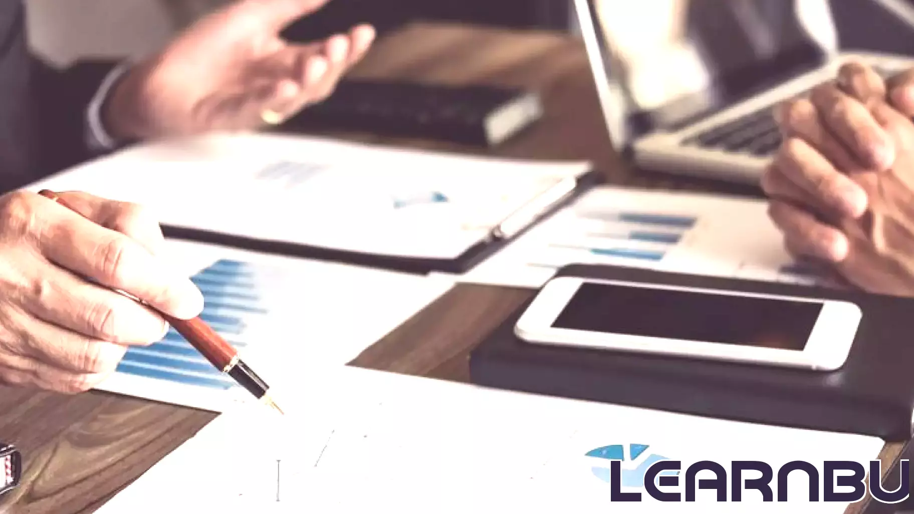 Can Futu Holdings Strengthen Its Market Position Through Financial Education Initiatives?