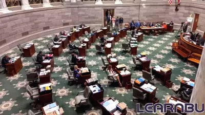 Missouri Senate Approves Comprehensive Education Legislation with Cellphone Ban